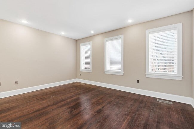 Building Photo - 3919 Georgetown Ct NW