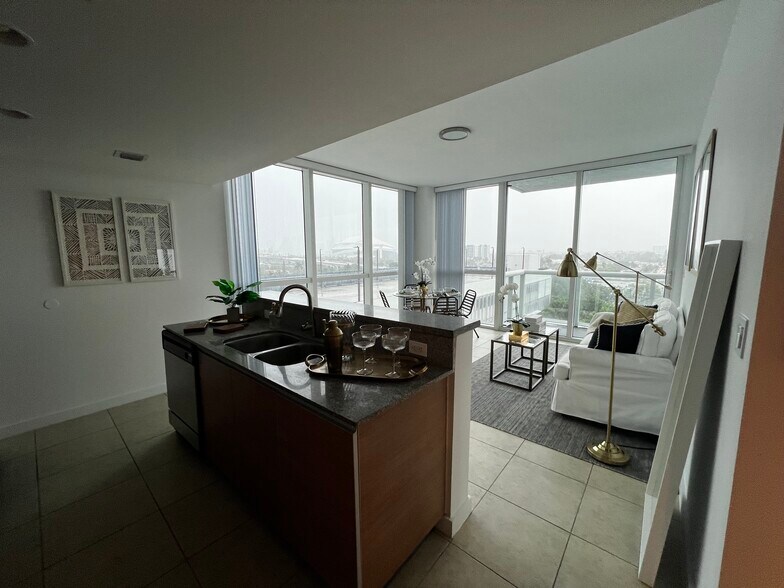 Primary Photo - 1011 NW 19th Ct