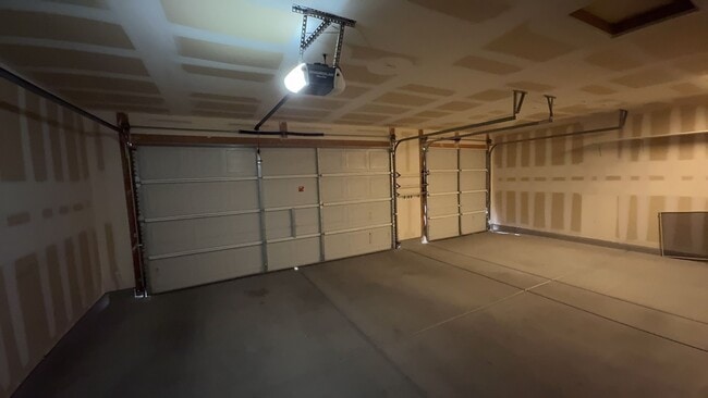 Building Photo - Beautiful 4 Bedroom - 2.5 Bath with Lots of Bonuses - Gilbert