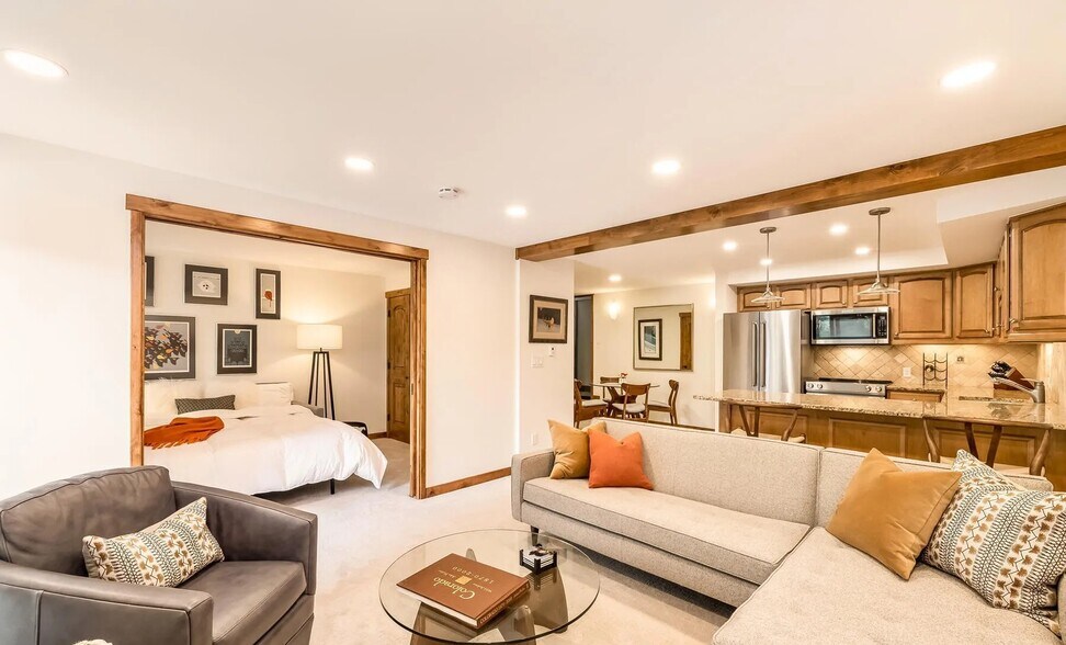 Building Photo - 1040 Vail View Dr