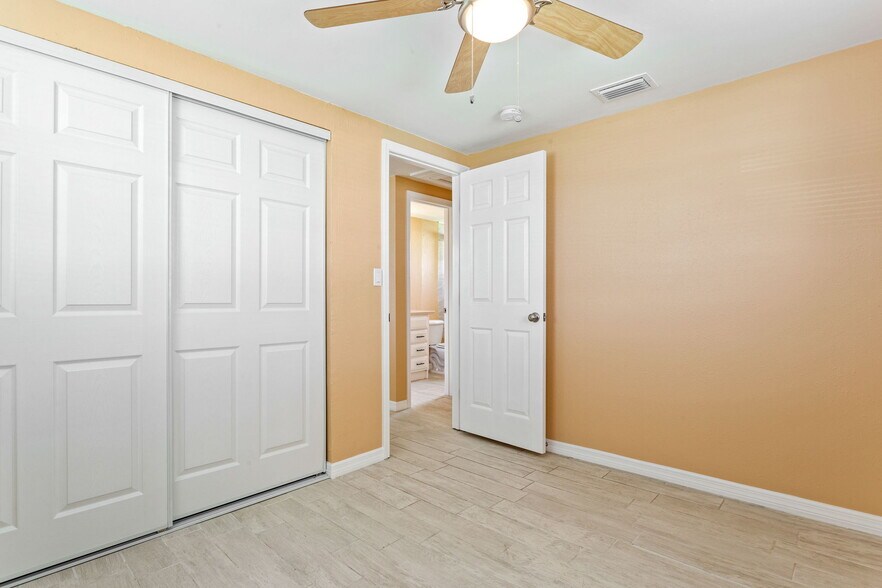 Building Photo - 2139 Ranchita Trl