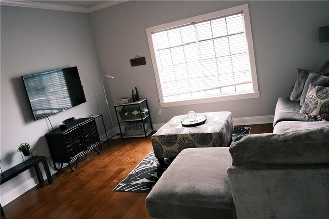 Building Photo - 5238 W Kennedy Blvd