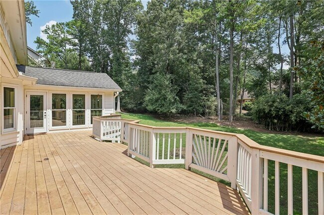 Building Photo - 5653 Trowbridge Dr