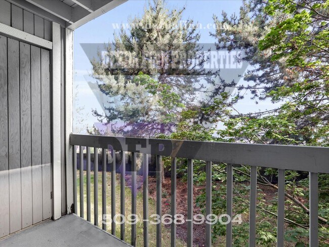 Building Photo - Amenities Abound! 1Bed, 1Bath Condo in Wes...