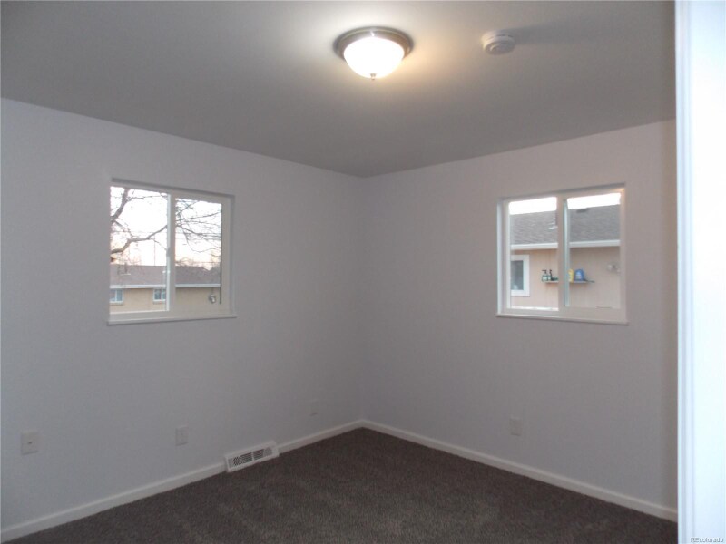 Building Photo - 3618 E 91st Ave