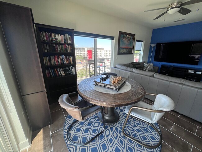 Building Photo - 6444 Burnet Rd