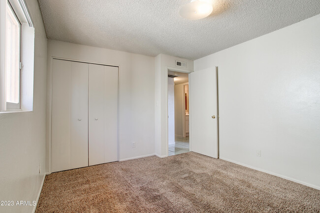 Building Photo - 7850 E Glenrosa Ave
