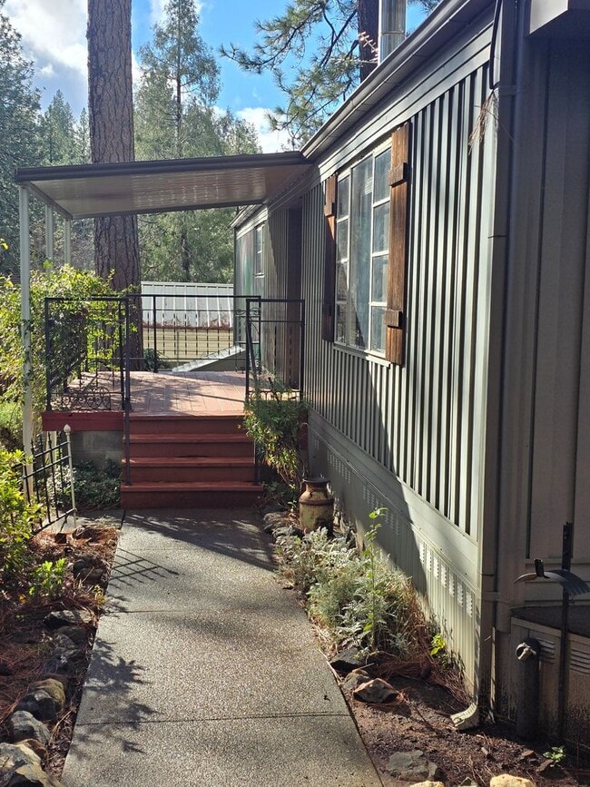 Building Photo - Light and Airy 2 Bedroom 2 Bath In Heather Glen Estates