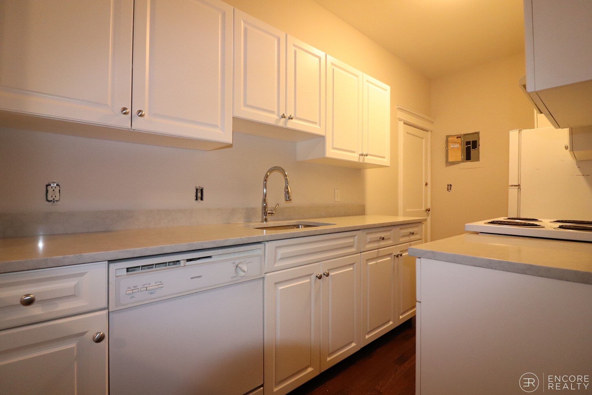 Building Photo - 17 Stearns Rd