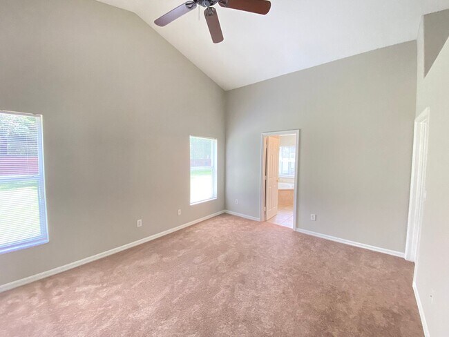 Building Photo - ? Freshly Updated Home Minutes from Disney...