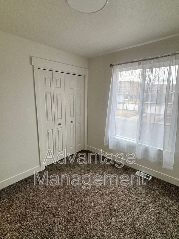 Building Photo - 741 1420 W