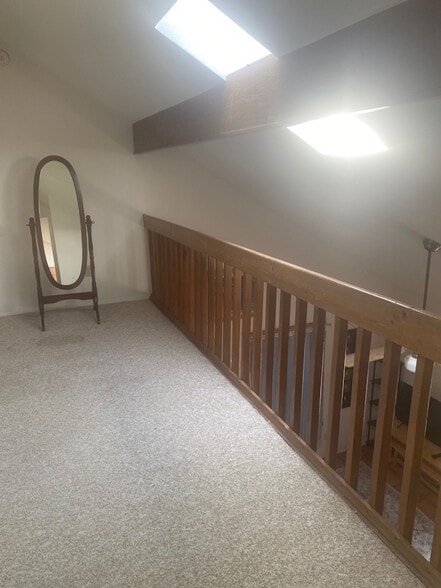 Loft space off master BR; can be mediation room or art studio - 1083 Sunshine Way