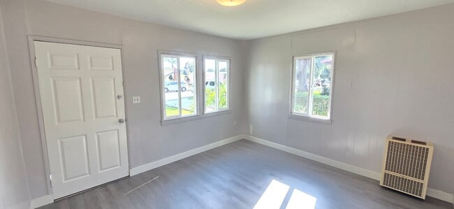 Building Photo - 13109 Barlin Ave