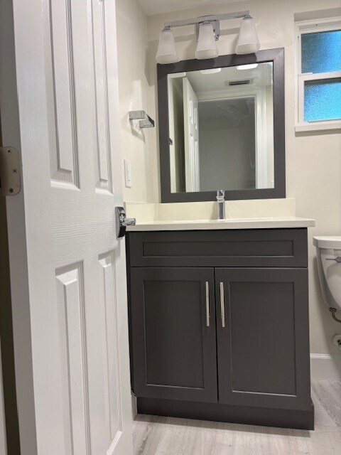 Guest Bathroom - 1502 Edgewater Cir