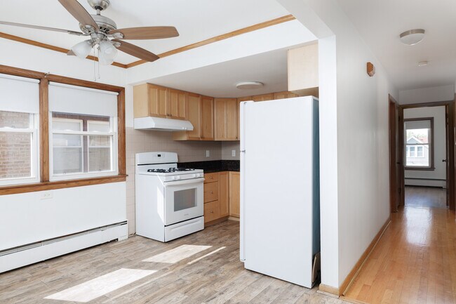 Building Photo - 6216 W Irving Park Rd