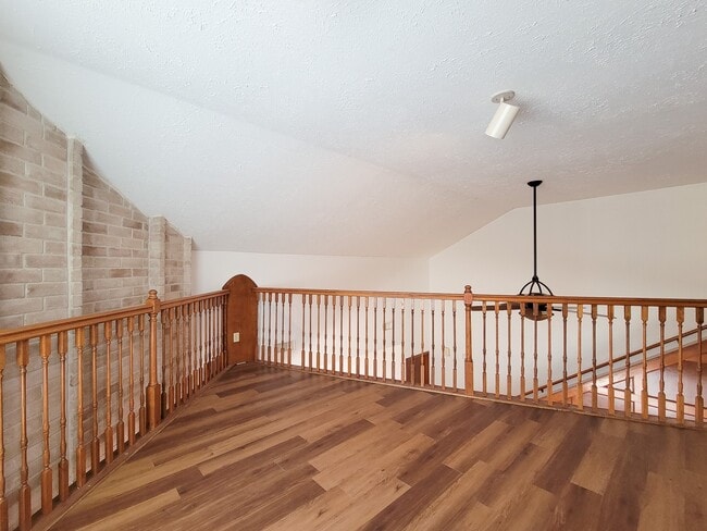 Building Photo - 2030 Creek Valley Ln