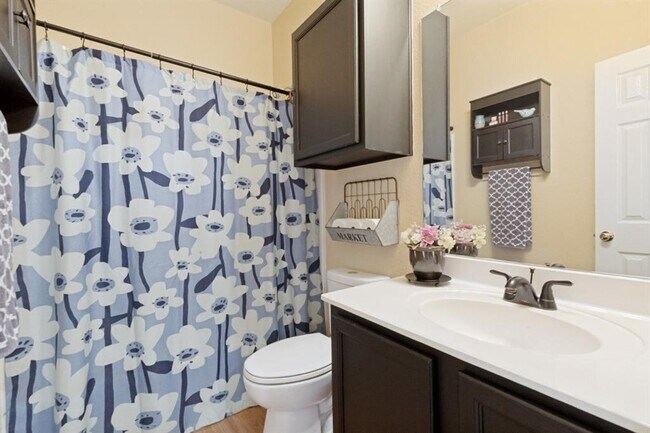 Building Photo - 903 Ranchero Rd