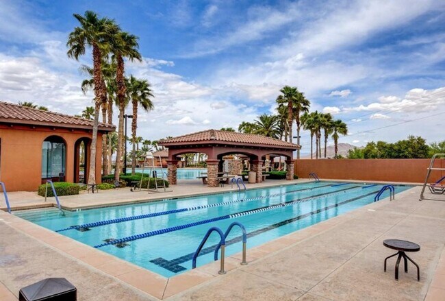 Building Photo - BEAUTIFUL 4 BEDROOM HOME IN GUARD GATED COMMUNITY!