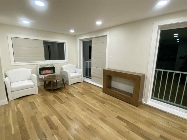 Building Photo - 8 Russell Rd