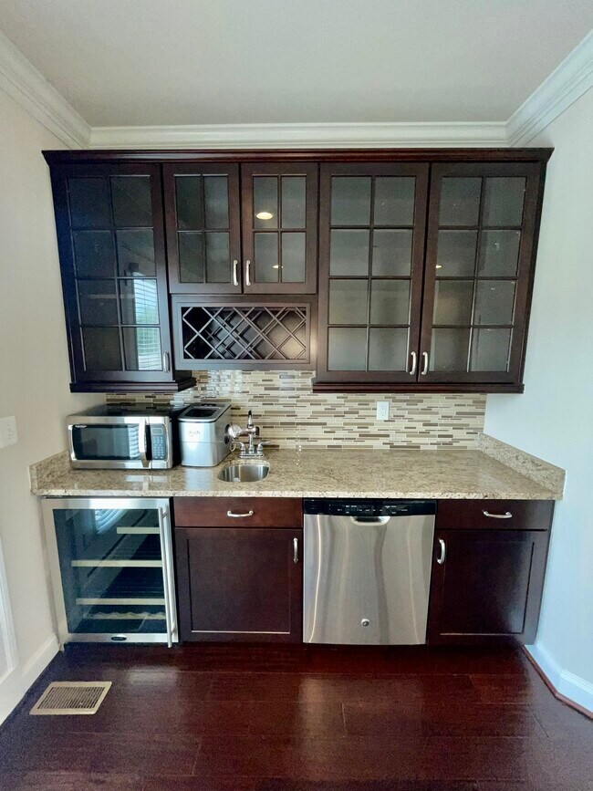 Building Photo - 619 Sprintsail Way