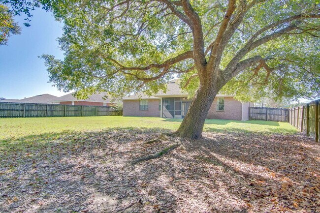 Building Photo - Hickory Hill Rental with Granite Counters,...