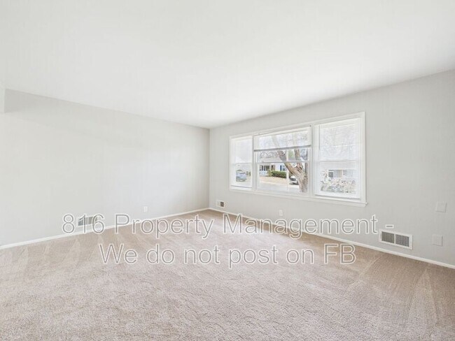 Building Photo - 4834 Evanston Ave