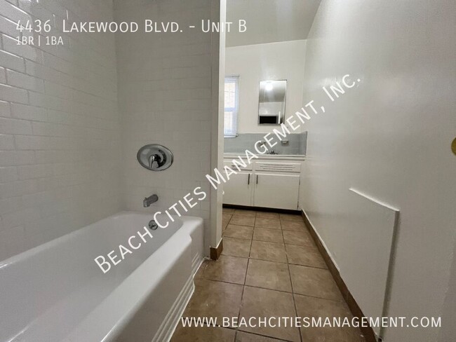 Building Photo - 4436 Lakewood Blvd