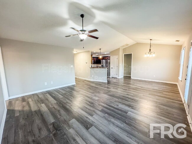 Building Photo - 200 Willow Pond Dr