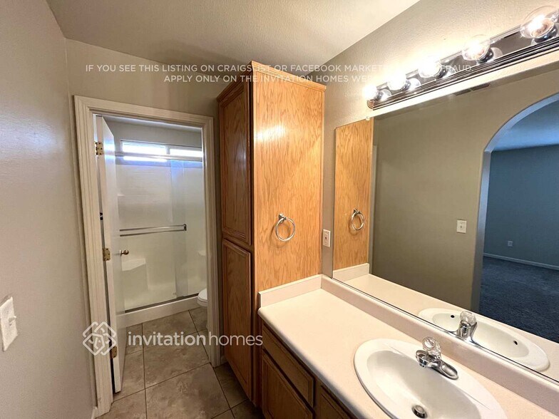 Building Photo - 405 3rd St
