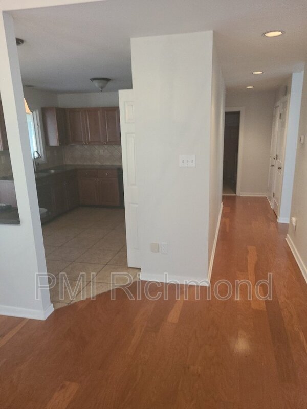 Building Photo - 4601 Winterset Pl