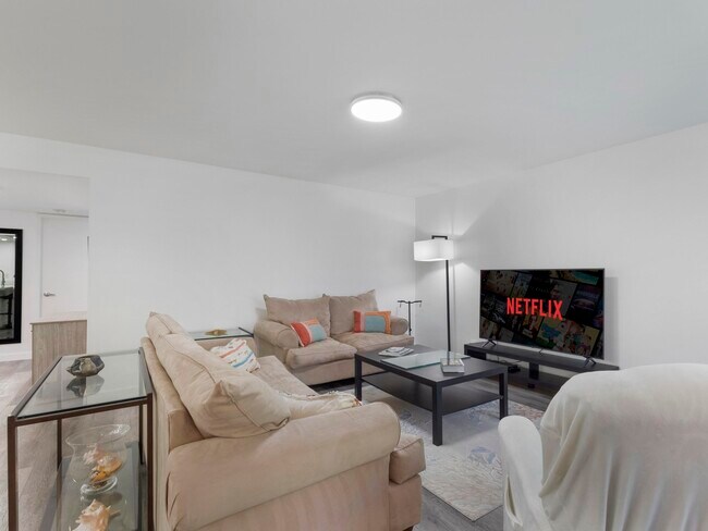 Building Photo - 955 Egret Cir