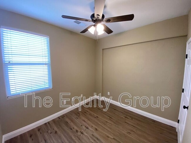 Building Photo - 1424 N Oliveto Ct