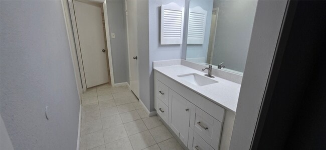 Building Photo - 6311 Dawnridge Dr