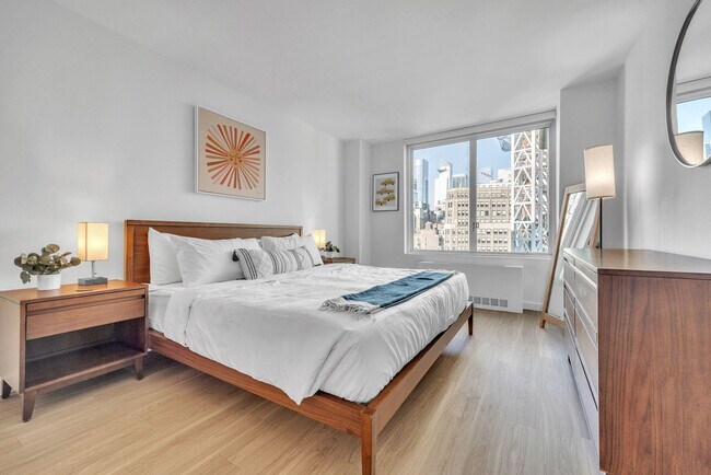 Building Photo - 68 W 37th St