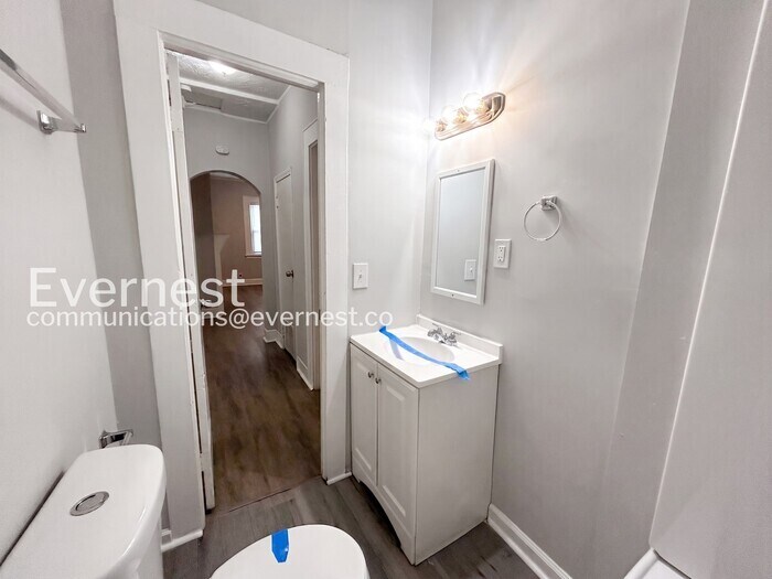 Building Photo - 887 Ellis Rd