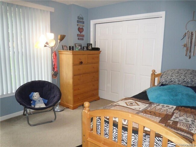 Building Photo - 6 Blackmoor Ct