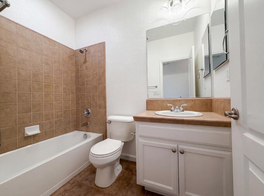 Building Photo - 400 Caravaggio Cir