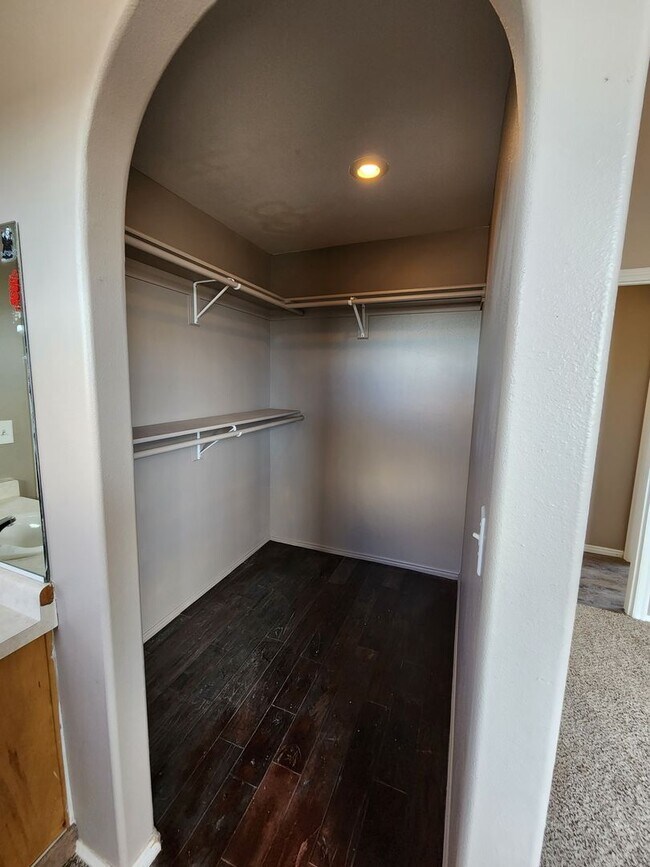 Building Photo - 988 W 1225 S