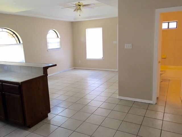 Building Photo - 1806 S Linden St