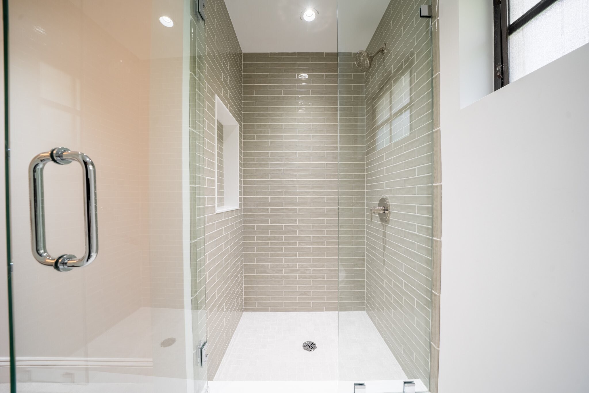 Building Photo - 1550 S Greenway Dr