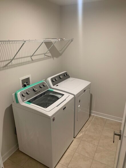 Building Photo - 10520 Norbourne Farm Rd