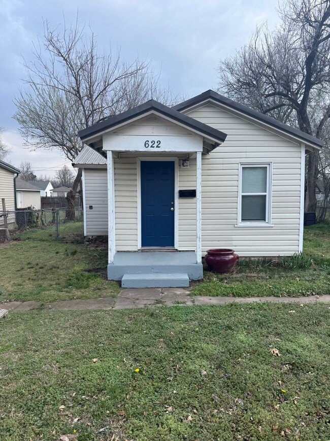 Sweet, Stylish and functional 1 bedroom cottage in Norman, all new inside and squeaky clean! Rea... - Sweet, Stylish and functional 1 bedroom cottage in Norman, all new inside and squeaky clean!  Rea...