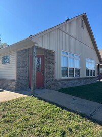 Building Photo - Charming 2 bedroom 2 bathroom Duplex in Charleston