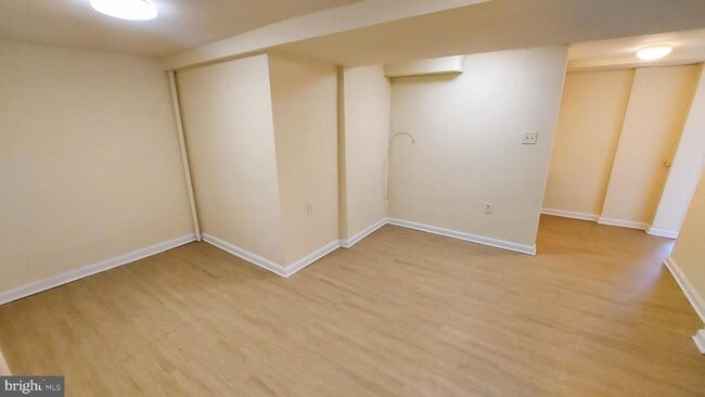 Building Photo - 228 Manor Cir