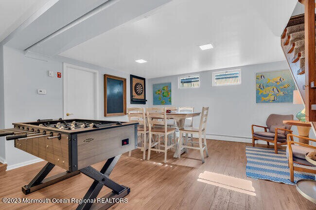 Building Photo - 809 W Lk Dr