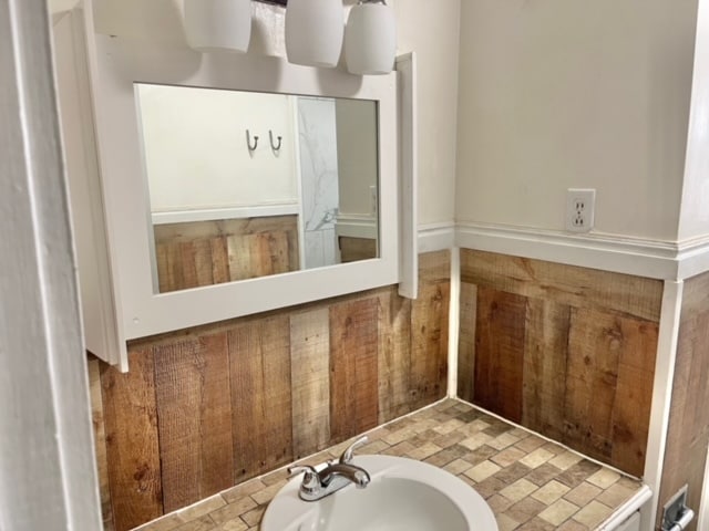 Building Photo - 133 W House