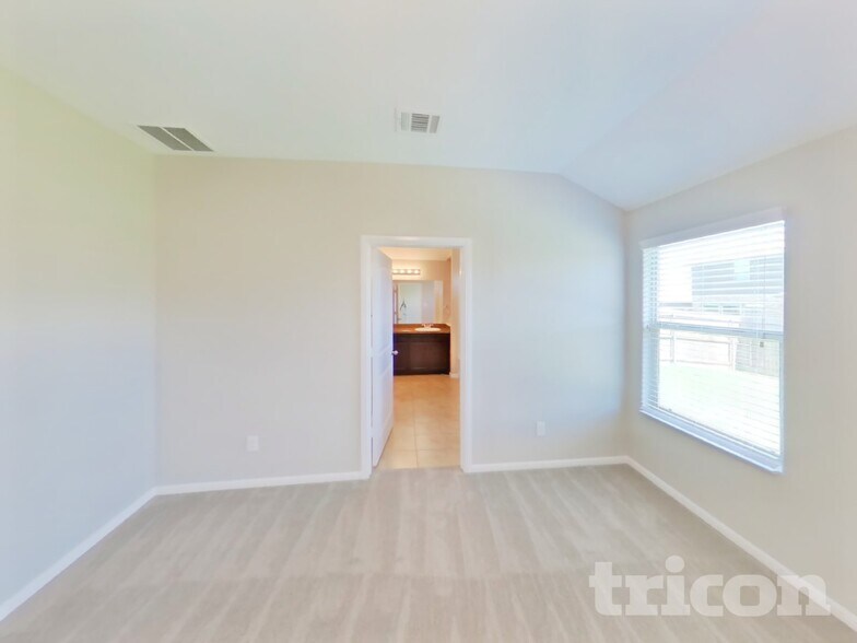 Building Photo - 728 Walls Blvd