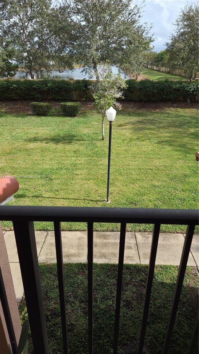 Building Photo - 2101 Belmont Ln