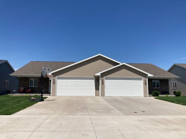 Building Photo - 2382 Jacobsen Rd