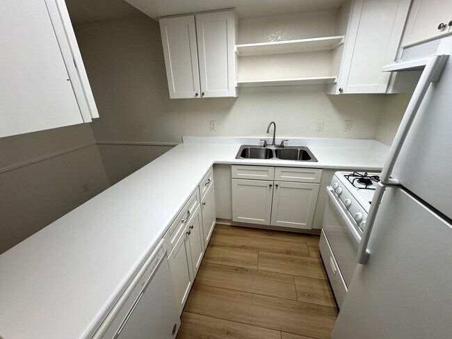 Building Photo - West Ventura Apartment